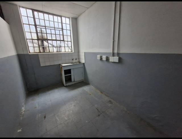 3,763M² WAREHOUSE TO LET IN BENROSE